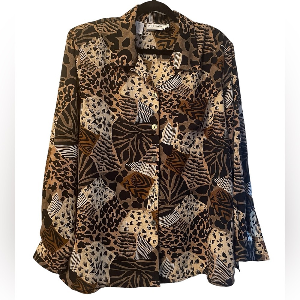 K.C. Studio woman’s multi patterned animal print blouse,‎ long sleeves, size 16W